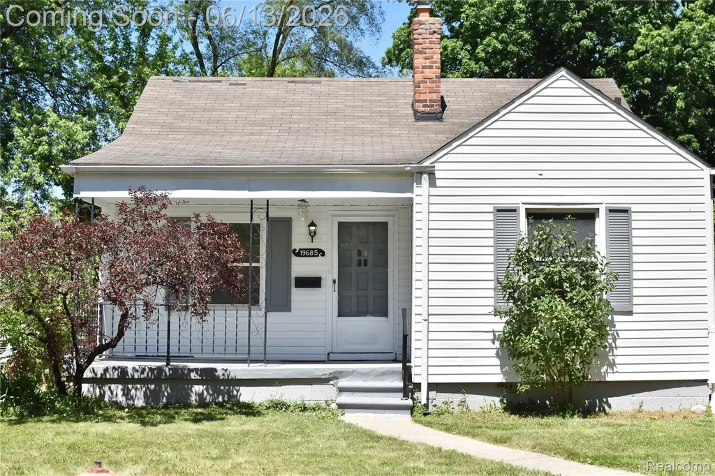 19685 Washtenaw Street Harper Woods City MI 48225