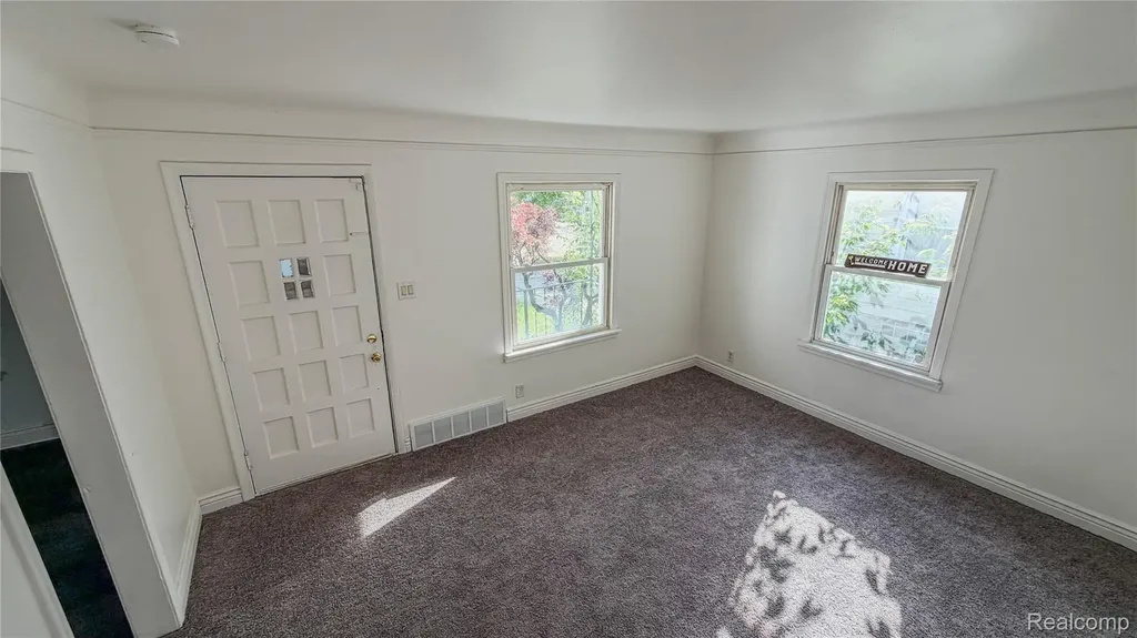19685 Washtenaw Street Harper Woods City MI 48225