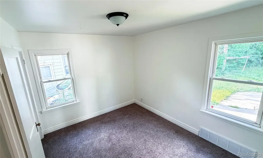 19685 Washtenaw Street Harper Woods City MI 48225