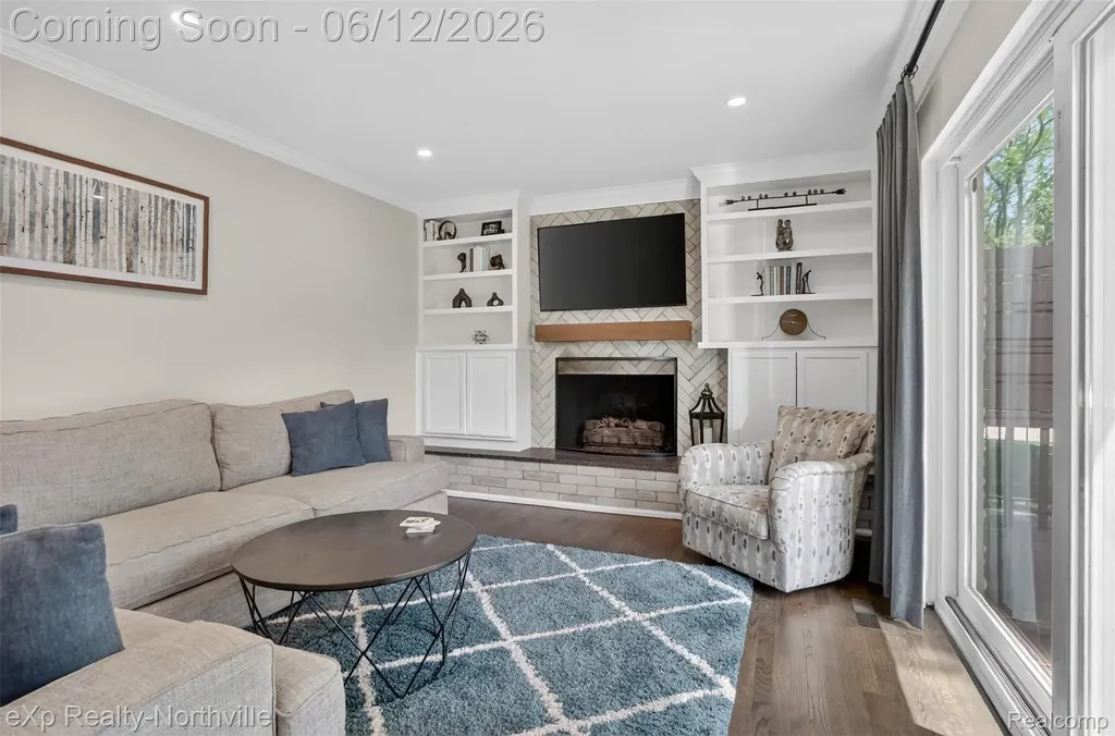33083 Broadmoor Court Livonia City MI 48154
