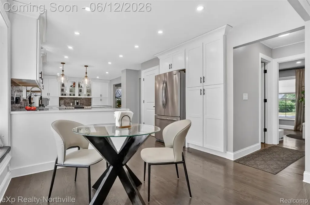 33083 Broadmoor Court Livonia City MI 48154