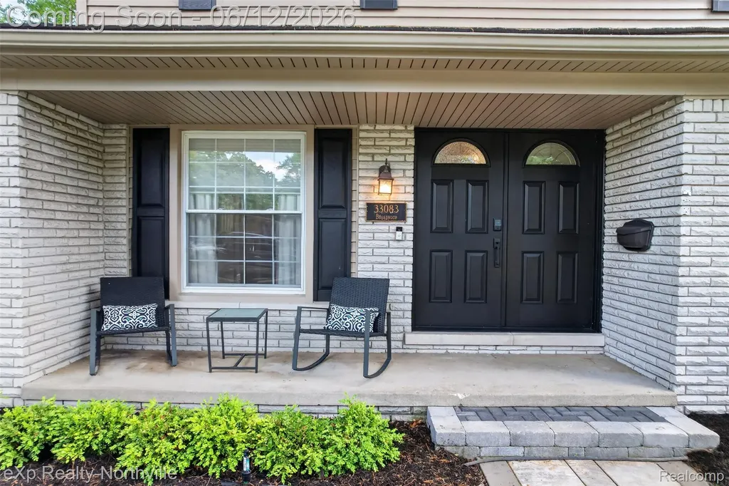 33083 Broadmoor Court Livonia City MI 48154