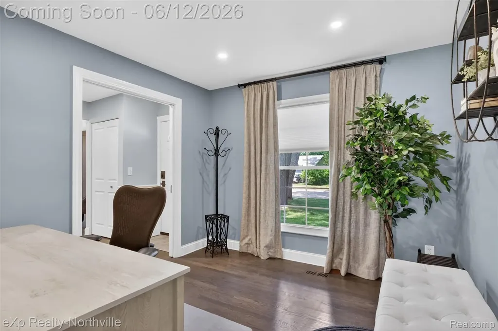 33083 Broadmoor Court Livonia City MI 48154