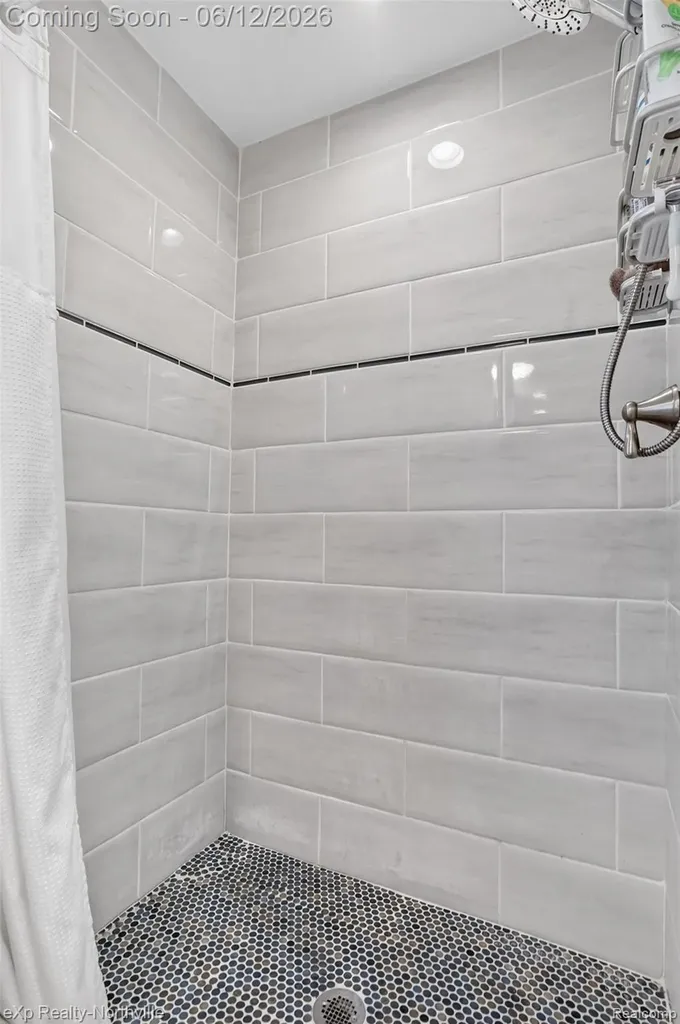 33083 Broadmoor Court Livonia City MI 48154