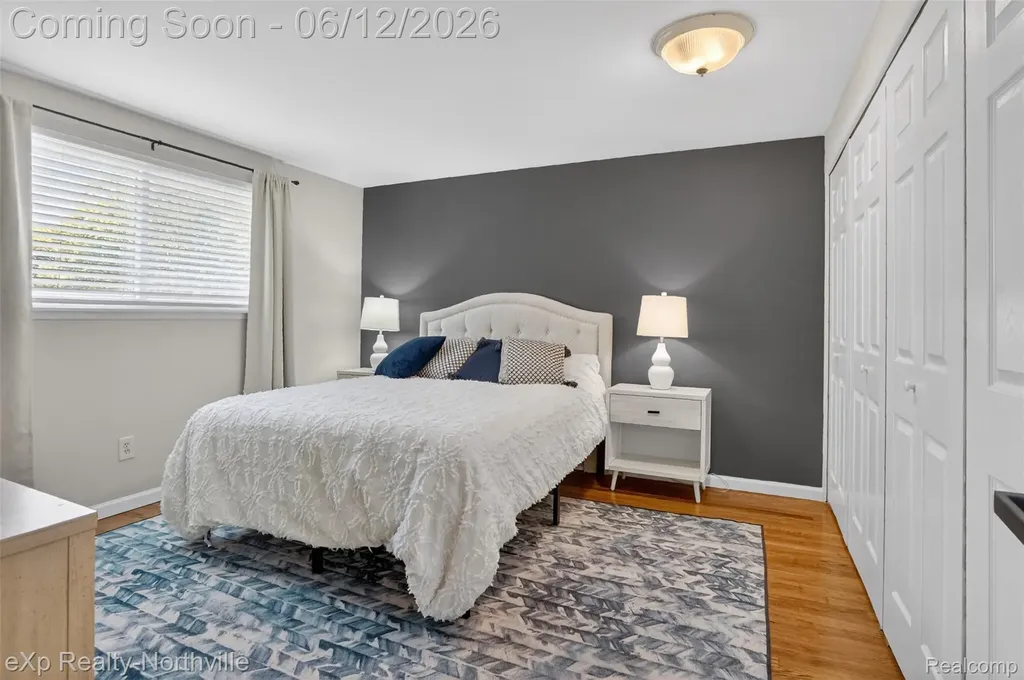 33083 Broadmoor Court Livonia City MI 48154