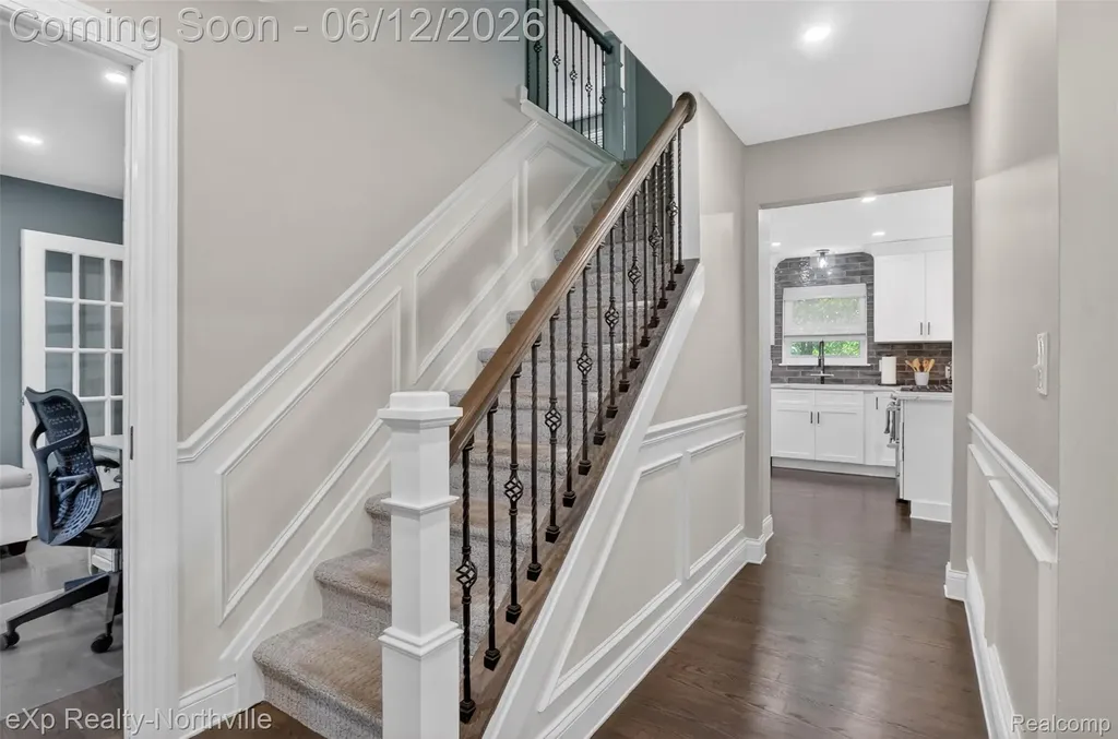 33083 Broadmoor Court Livonia City MI 48154
