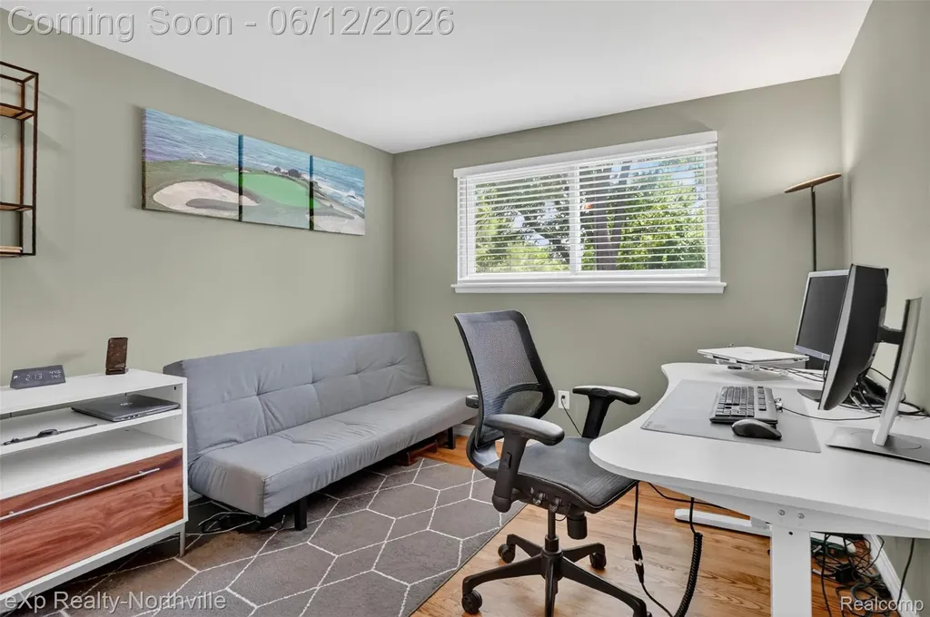 33083 Broadmoor Court Livonia City MI 48154