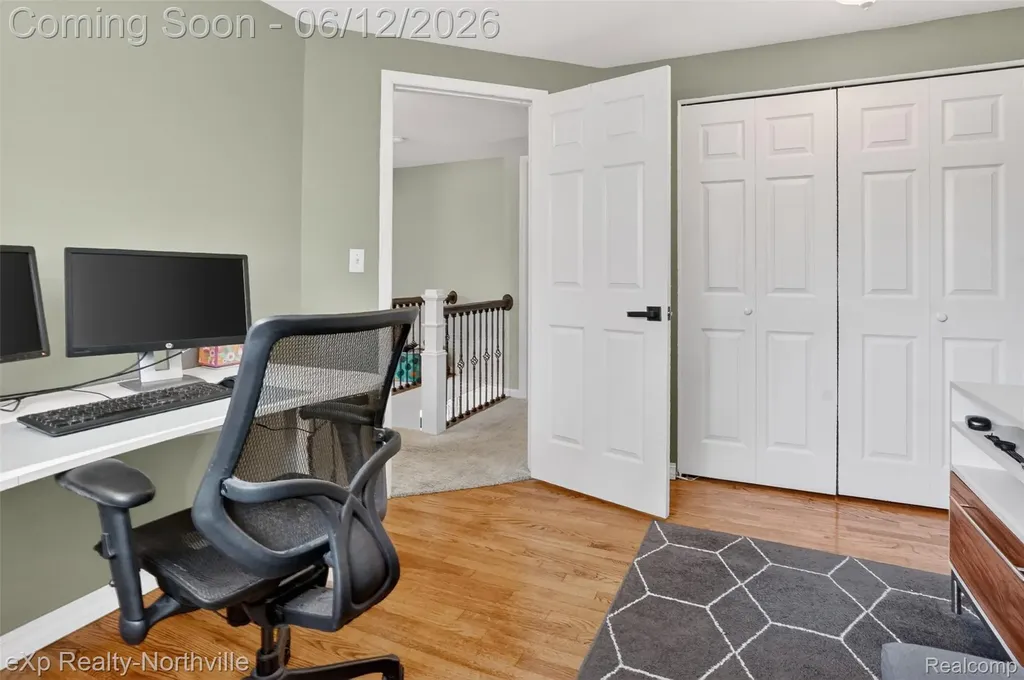 33083 Broadmoor Court Livonia City MI 48154