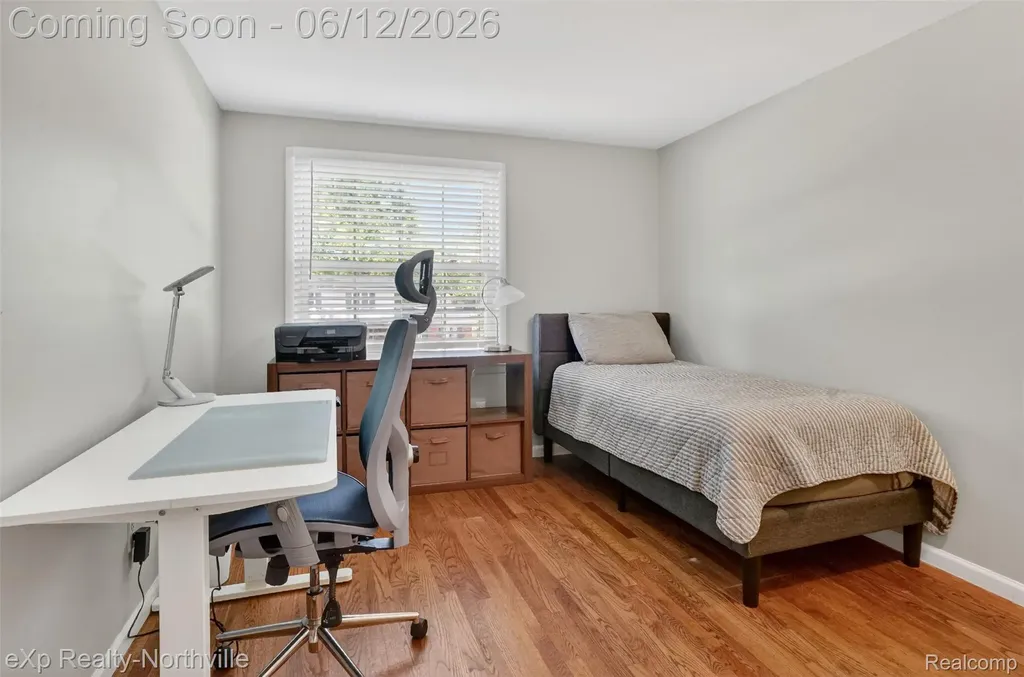 33083 Broadmoor Court Livonia City MI 48154