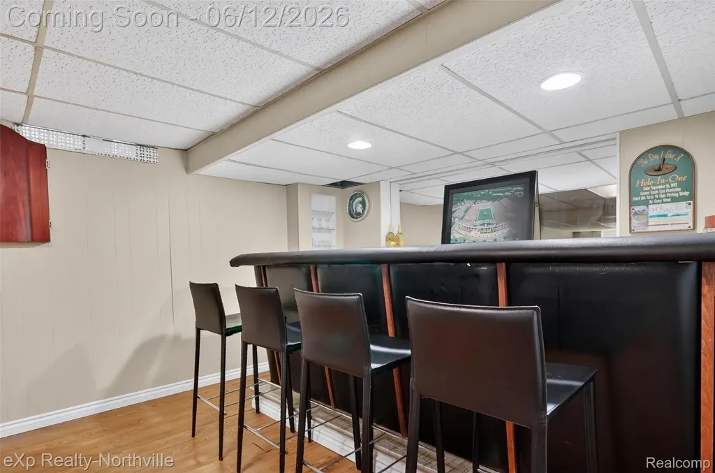 33083 Broadmoor Court Livonia City MI 48154