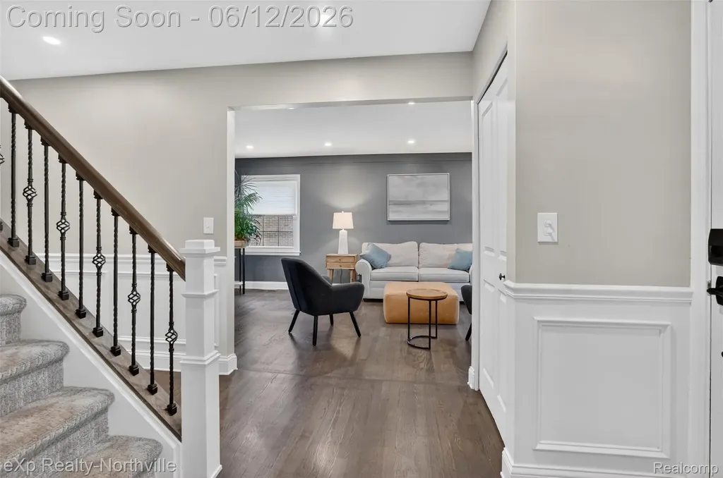 33083 Broadmoor Court Livonia City MI 48154