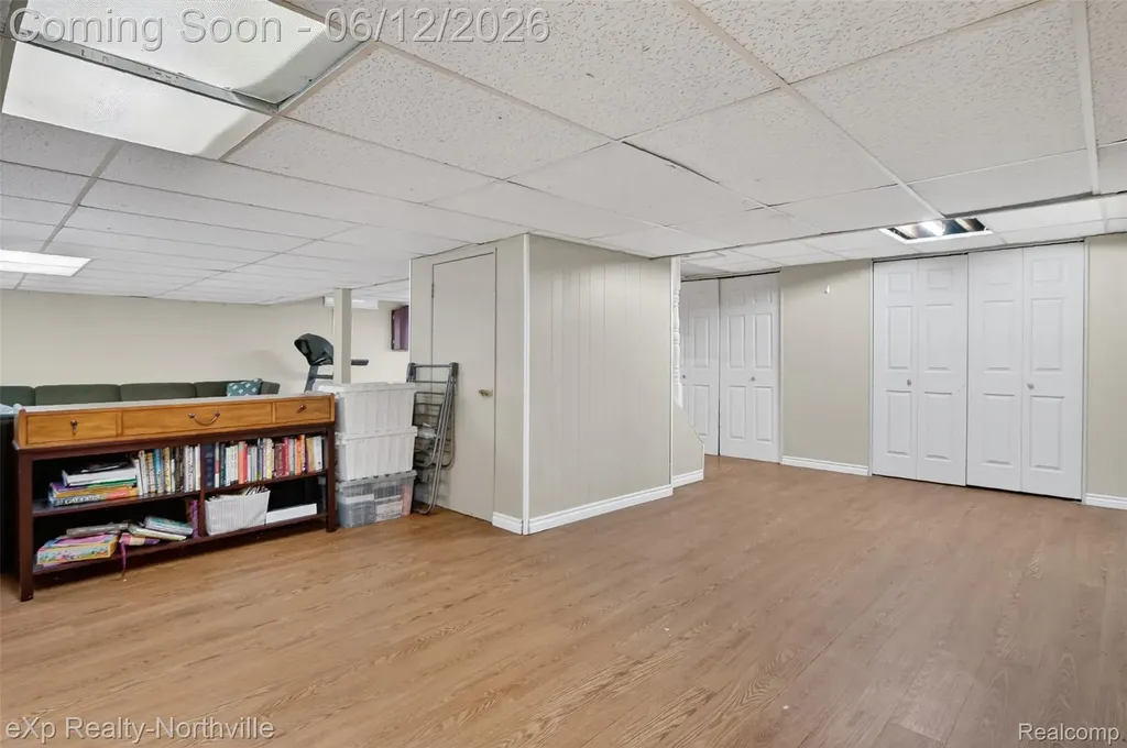 33083 Broadmoor Court Livonia City MI 48154