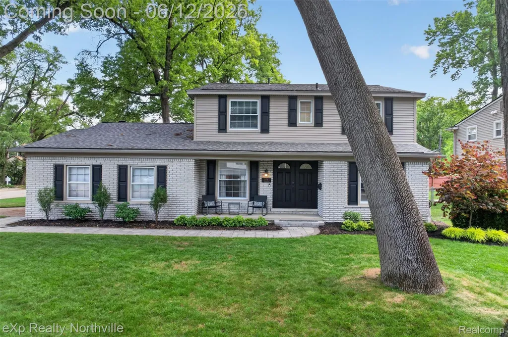 33083 Broadmoor Court Livonia City MI 48154