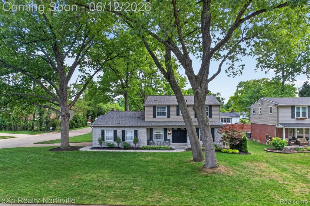 33083 Broadmoor Court Livonia City MI 48154