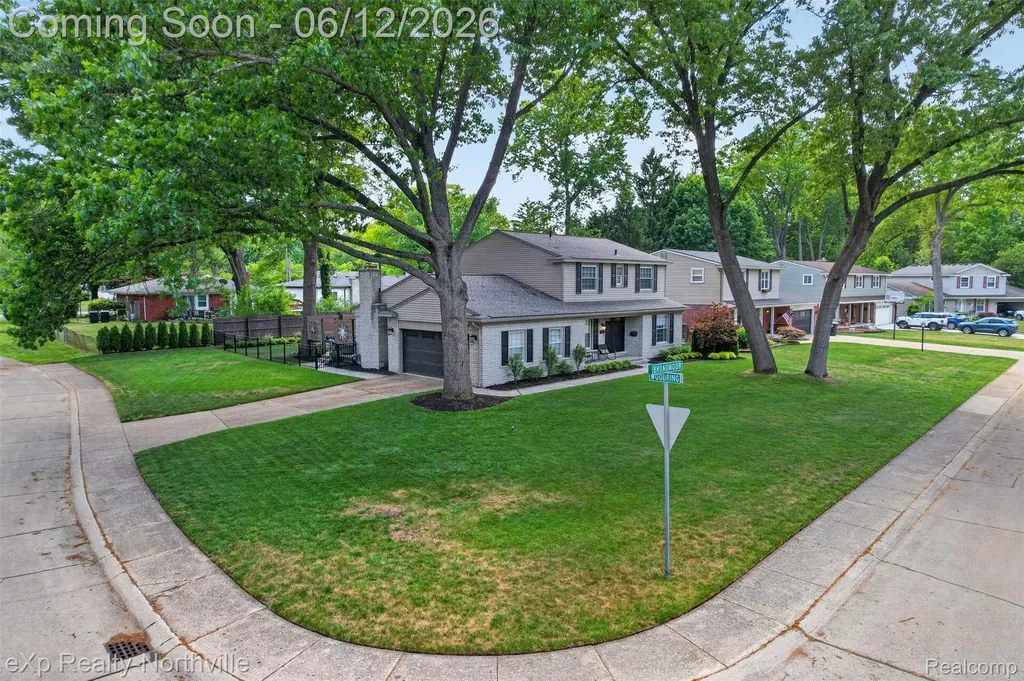 33083 Broadmoor Court Livonia City MI 48154