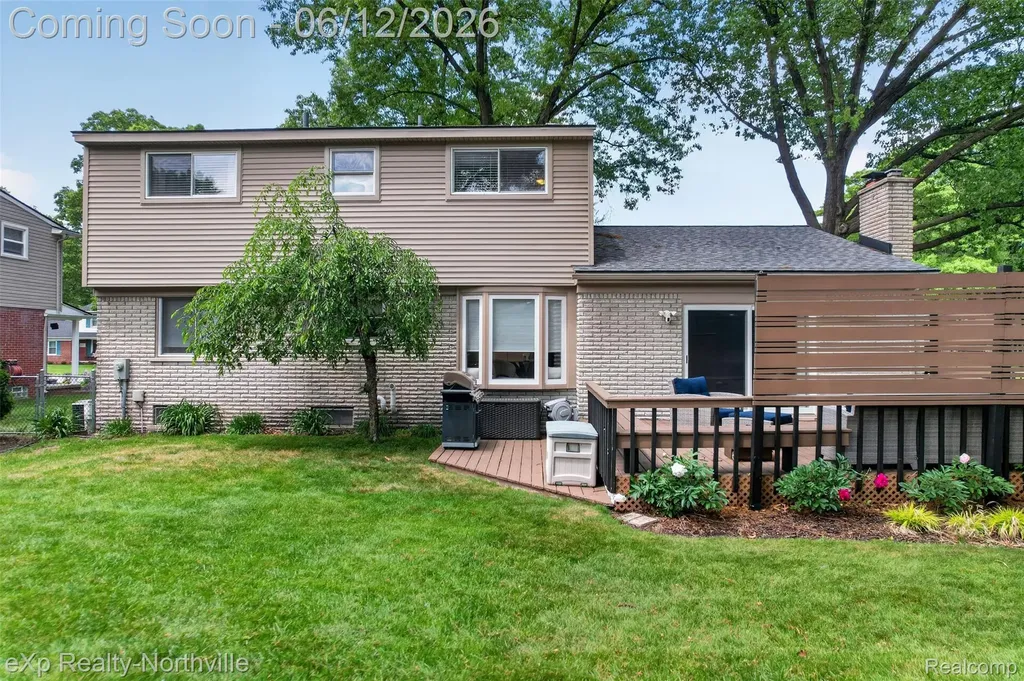 33083 Broadmoor Court Livonia City MI 48154
