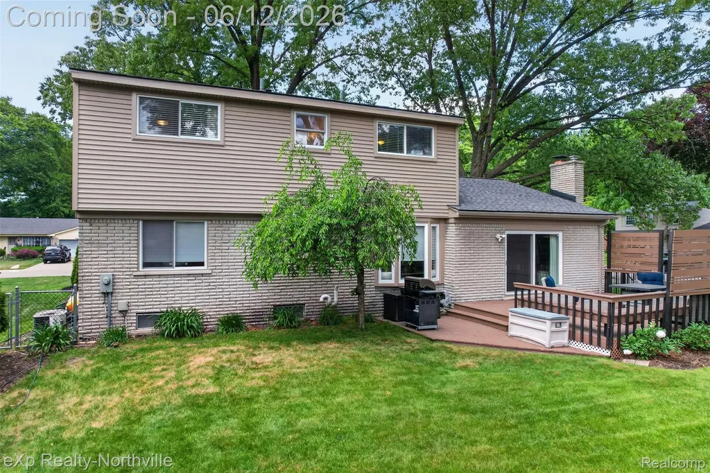 33083 Broadmoor Court Livonia City MI 48154