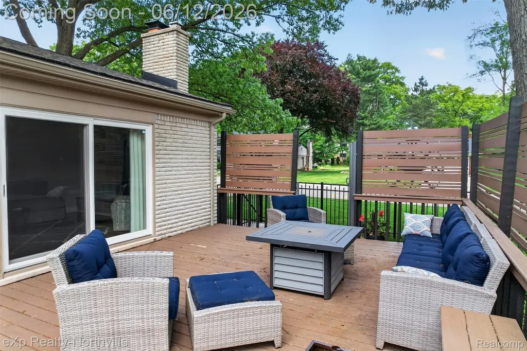 33083 Broadmoor Court Livonia City MI 48154