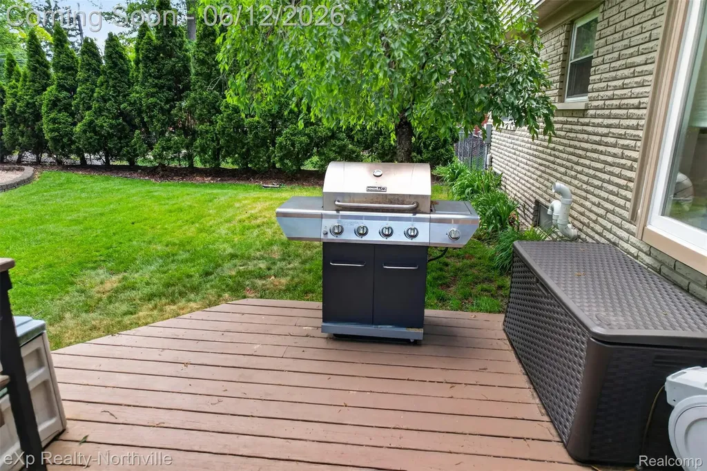 33083 Broadmoor Court Livonia City MI 48154