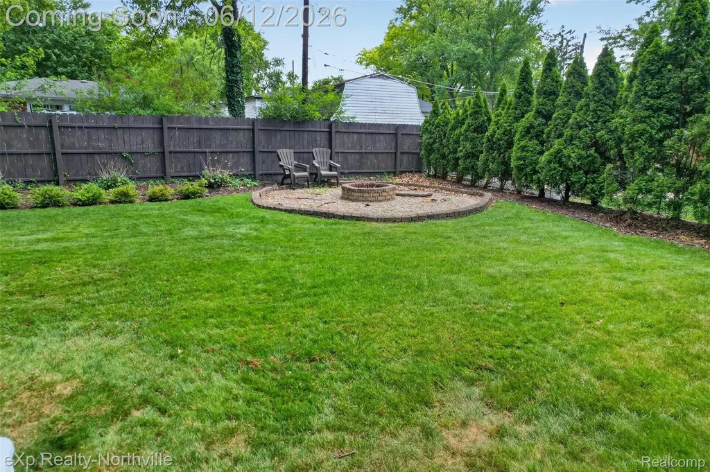 33083 Broadmoor Court Livonia City MI 48154