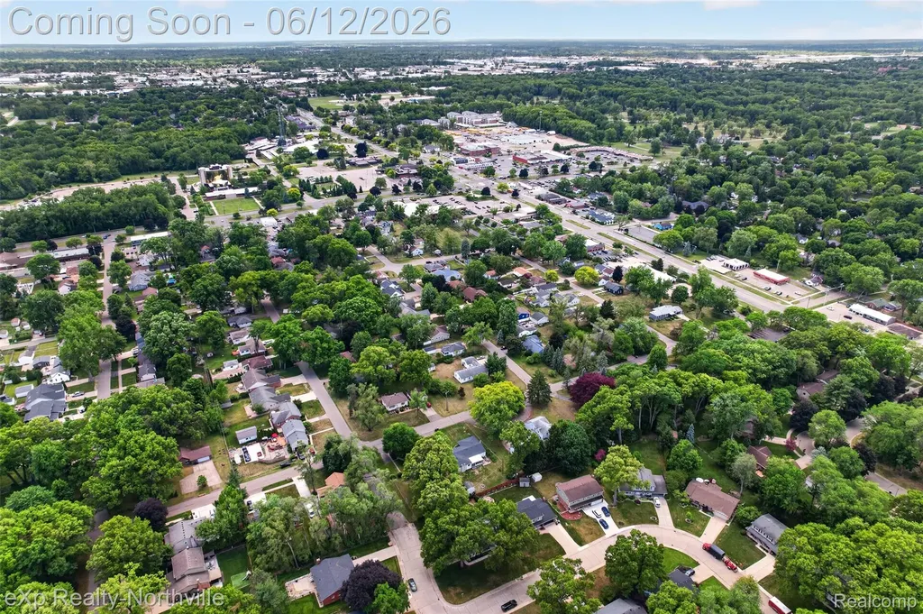 33083 Broadmoor Court Livonia City MI 48154