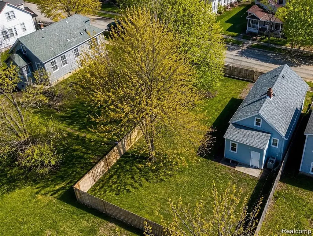 2415 Mclean Street Detroit City MI 48212
