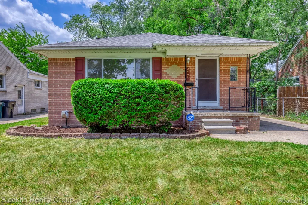 24641 Ridgedale Street Oak Park City MI 48237