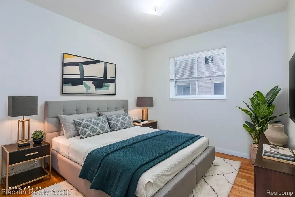 24641 Ridgedale Street Oak Park City MI 48237