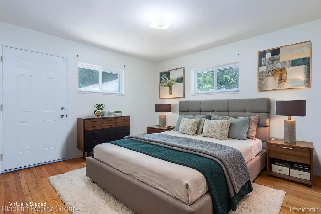 24641 Ridgedale Street Oak Park City MI 48237