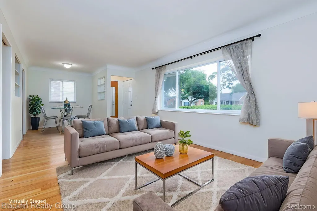24641 Ridgedale Street Oak Park City MI 48237