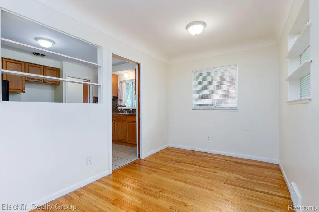24641 Ridgedale Street Oak Park City MI 48237
