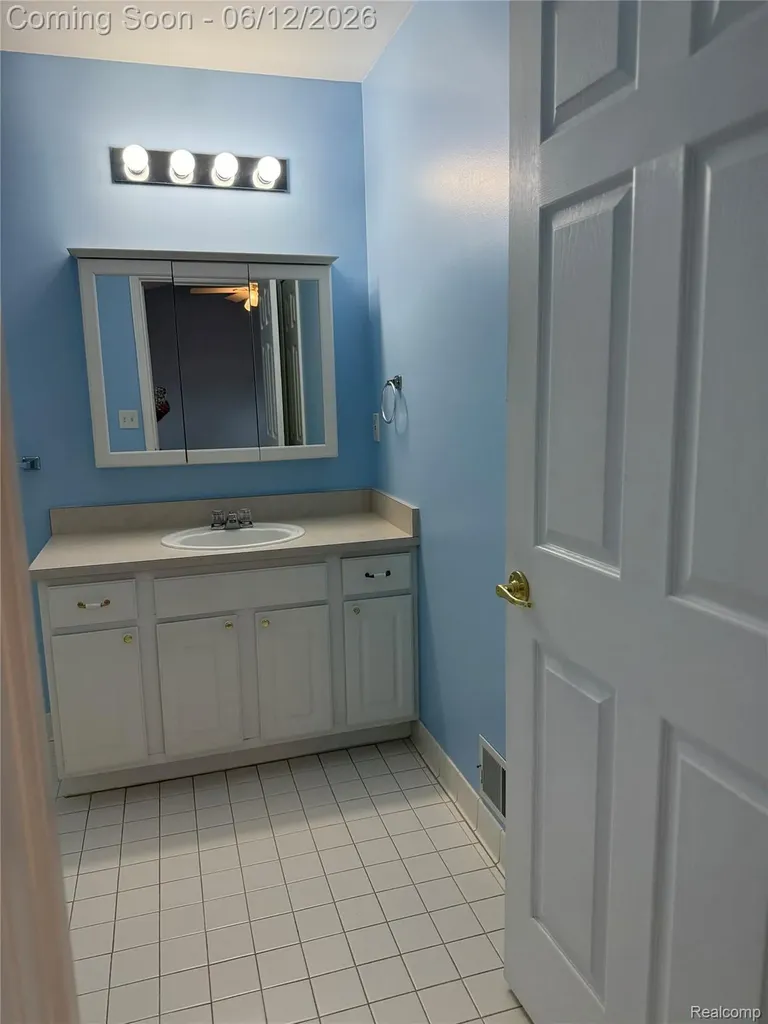 3721 Knightbridge Circle Sterling Heights City MI 48314