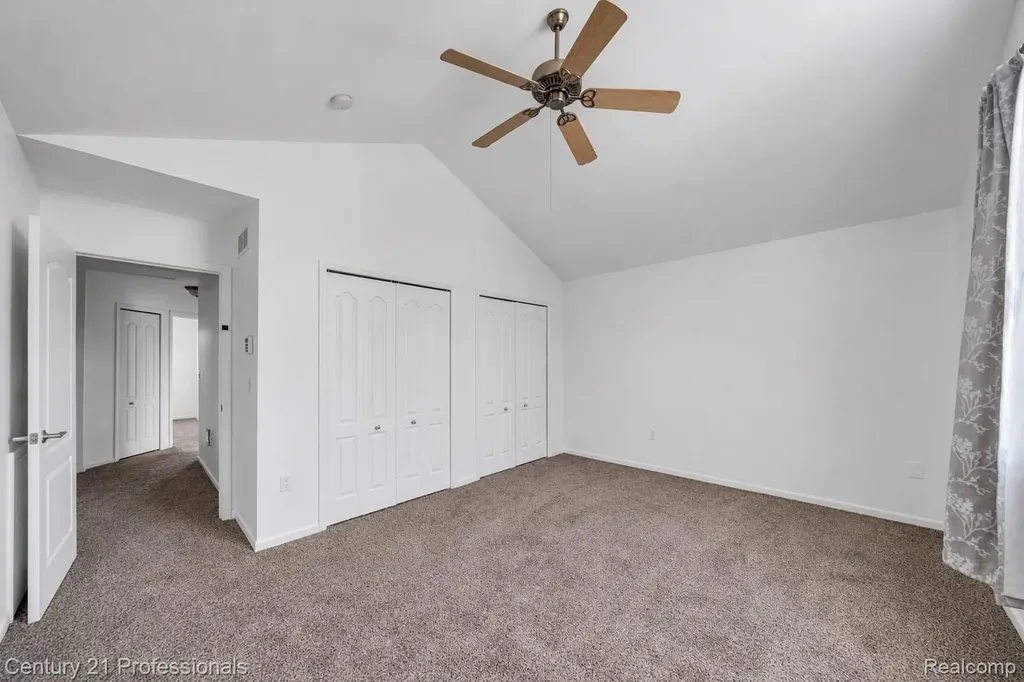 1989 Golfview Lane Westland City MI 48186