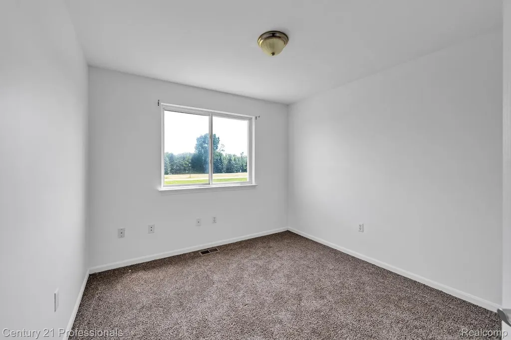 1989 Golfview Lane Westland City MI 48186