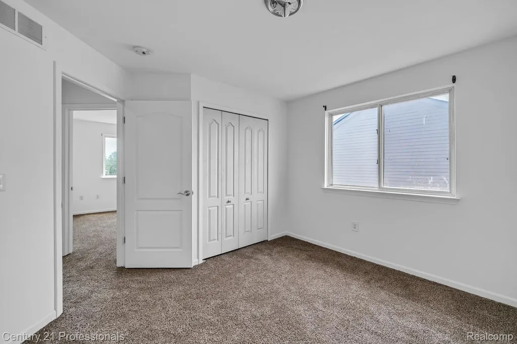 1989 Golfview Lane Westland City MI 48186