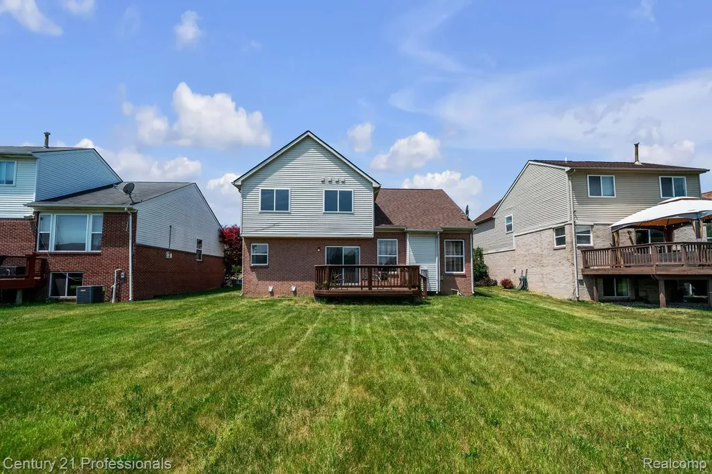 1989 Golfview Lane Westland City MI 48186