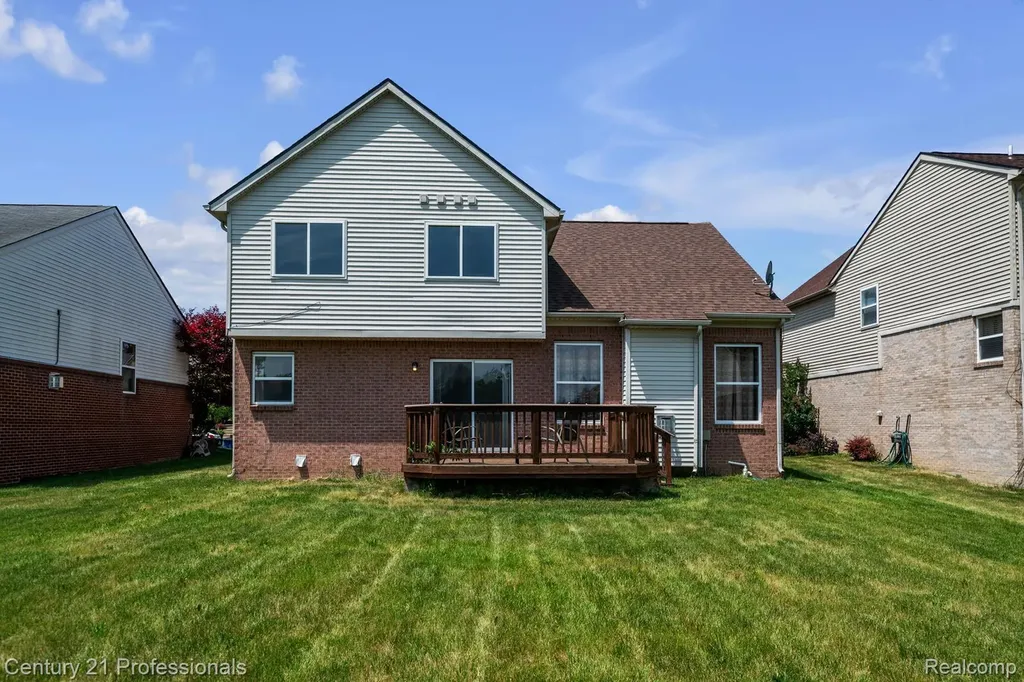 1989 Golfview Lane Westland City MI 48186