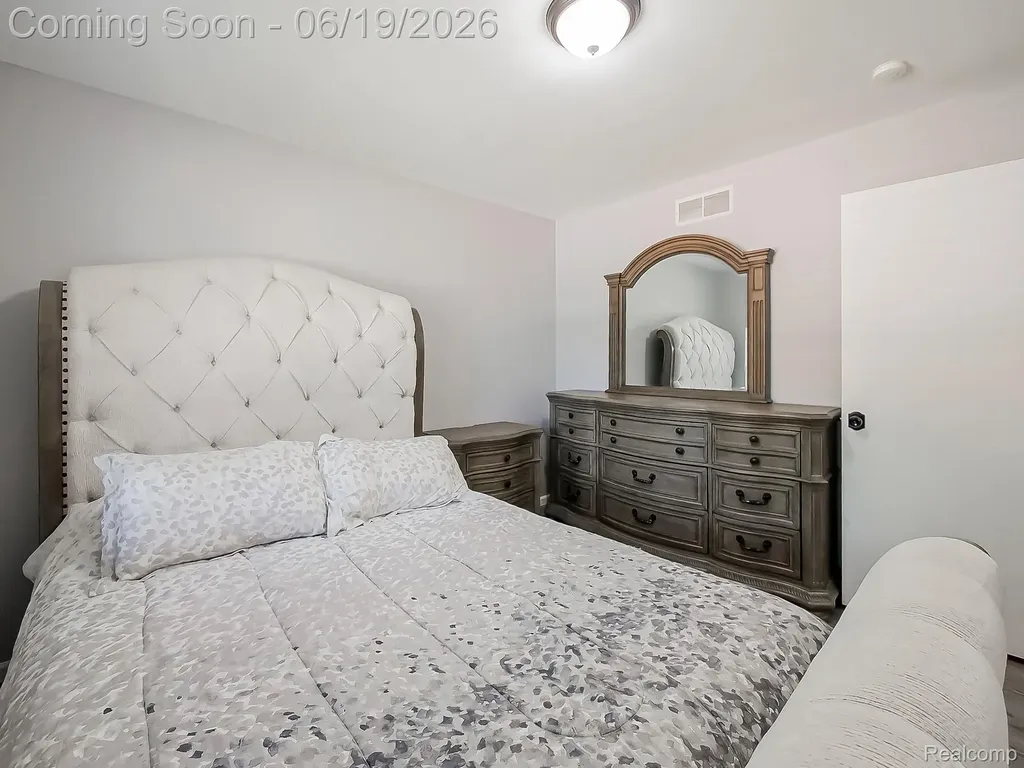 27051 Demrick Street Roseville City MI 48066
