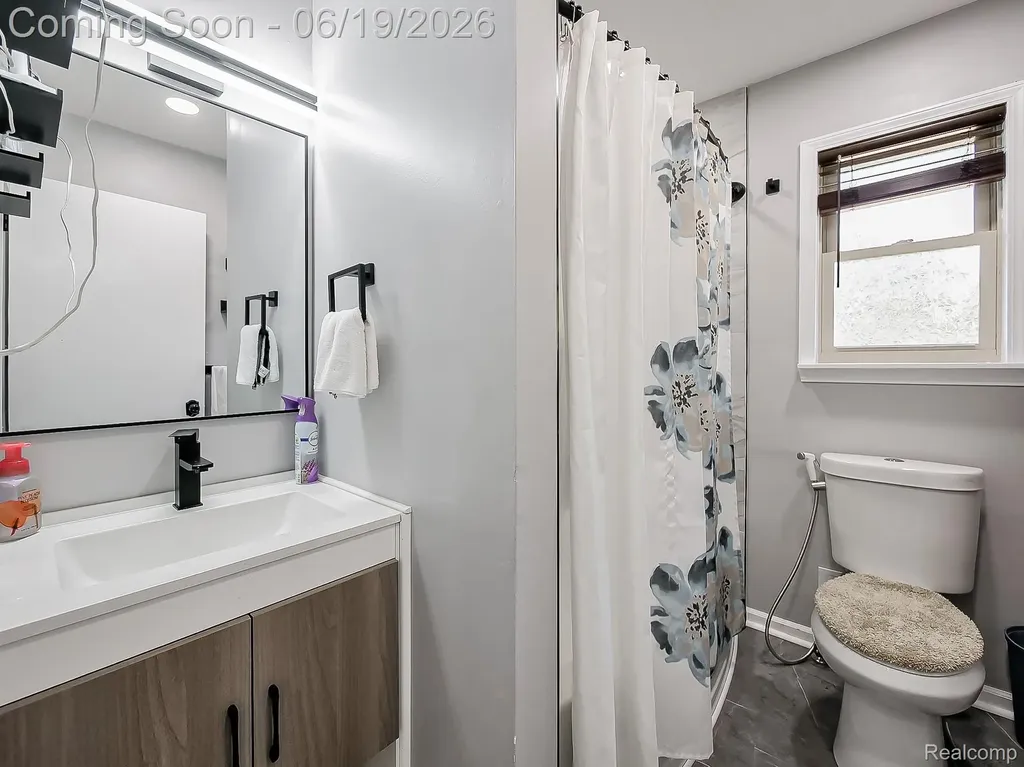 27051 Demrick Street Roseville City MI 48066