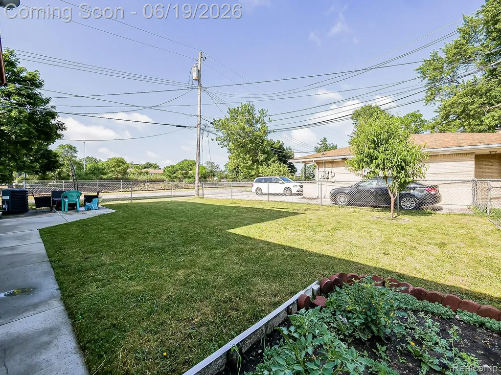 27051 Demrick Street Roseville City MI 48066