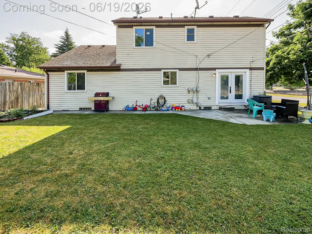 27051 Demrick Street Roseville City MI 48066