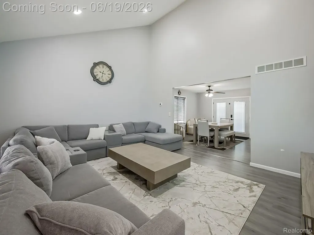 27051 Demrick Street Roseville City MI 48066