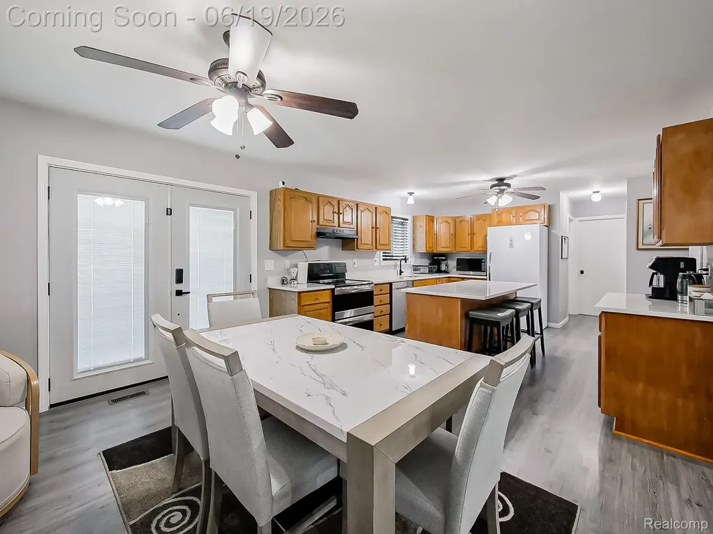 27051 Demrick Street Roseville City MI 48066