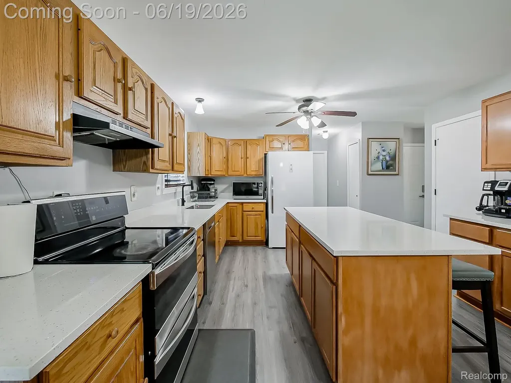 27051 Demrick Street Roseville City MI 48066