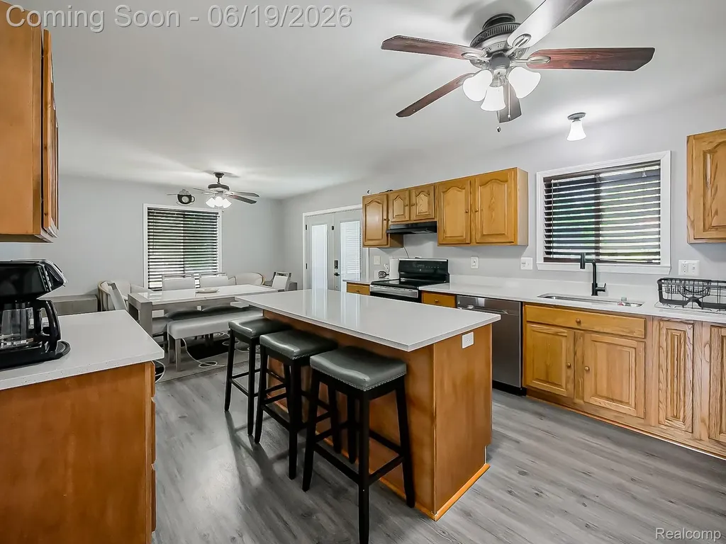 27051 Demrick Street Roseville City MI 48066