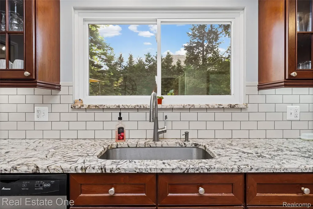 28330 E Blom Drive Harrison Charter Township MI 48045