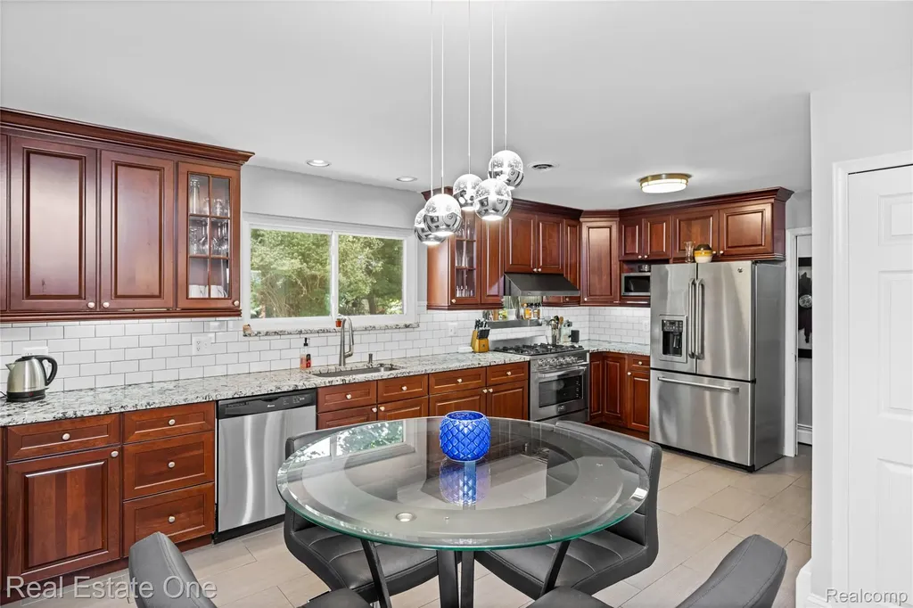 28330 E Blom Drive Harrison Charter Township MI 48045