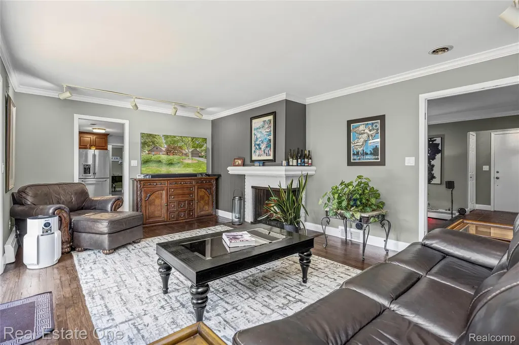28330 E Blom Drive Harrison Charter Township MI 48045