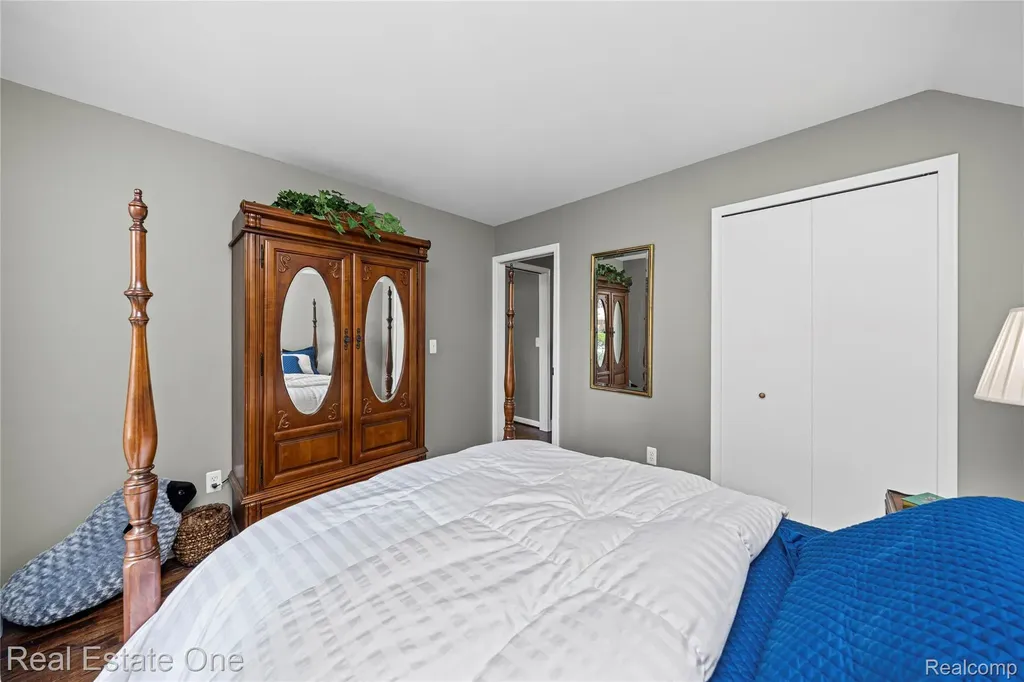 28330 E Blom Drive Harrison Charter Township MI 48045