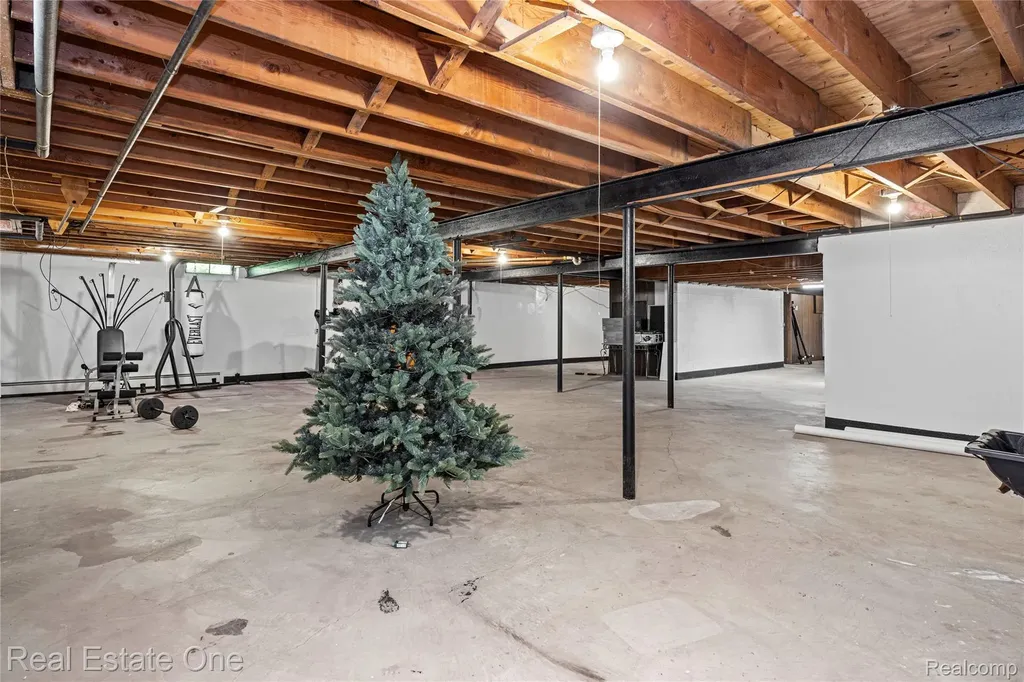 28330 E Blom Drive Harrison Charter Township MI 48045